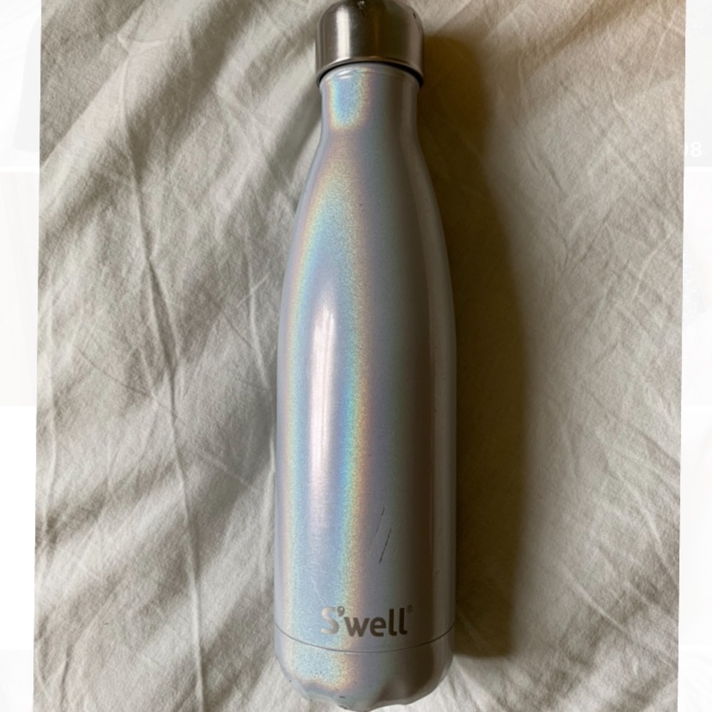 Swell water bottle